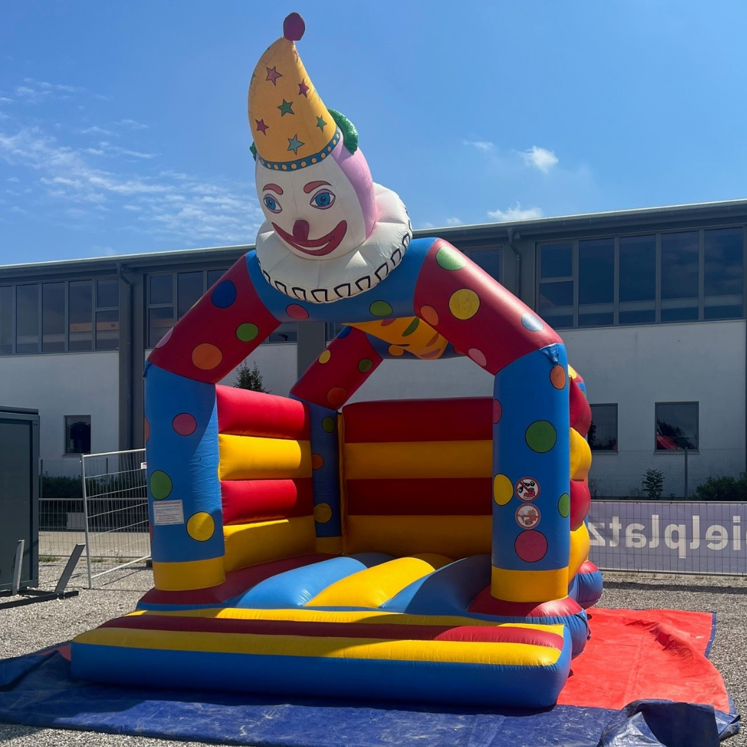 Clown-Hüpfburg Penresort